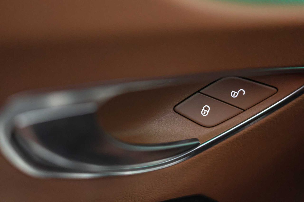 Mercedes Clase E E 220 d Coupé AMG Line **Techo solar** - Foto 33