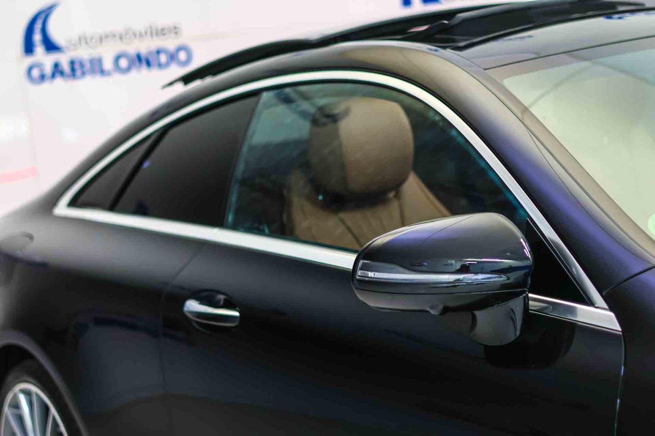 Mercedes Clase E E 220 d Coupé AMG Line **Techo solar** - Foto 19