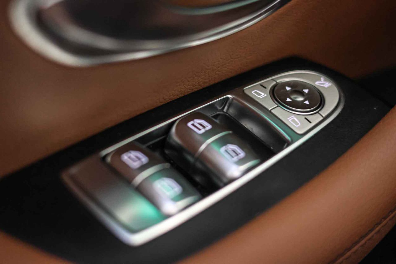 Mercedes Clase E E 220 d Coupé AMG Line **Techo solar** - Foto 32