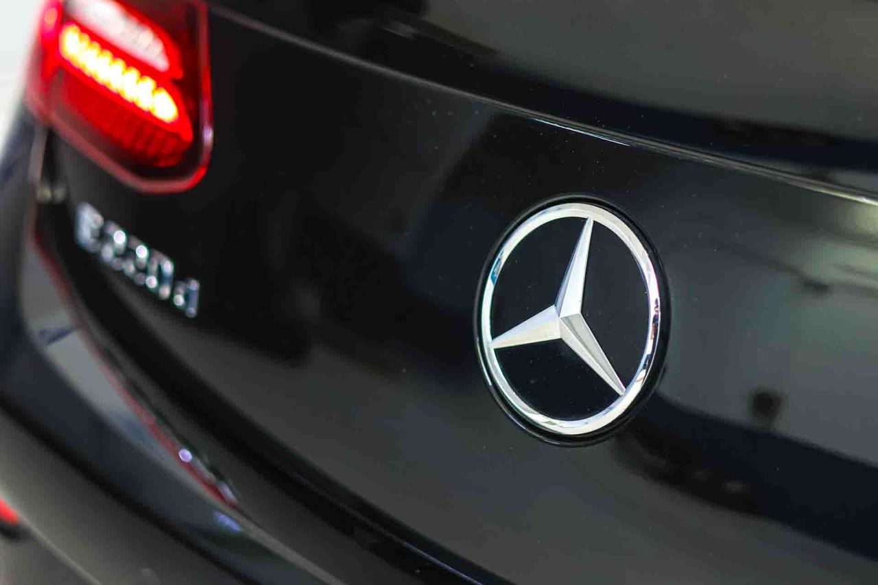 Mercedes Clase E E 220 d Coupé AMG Line **Techo solar** - Foto 26