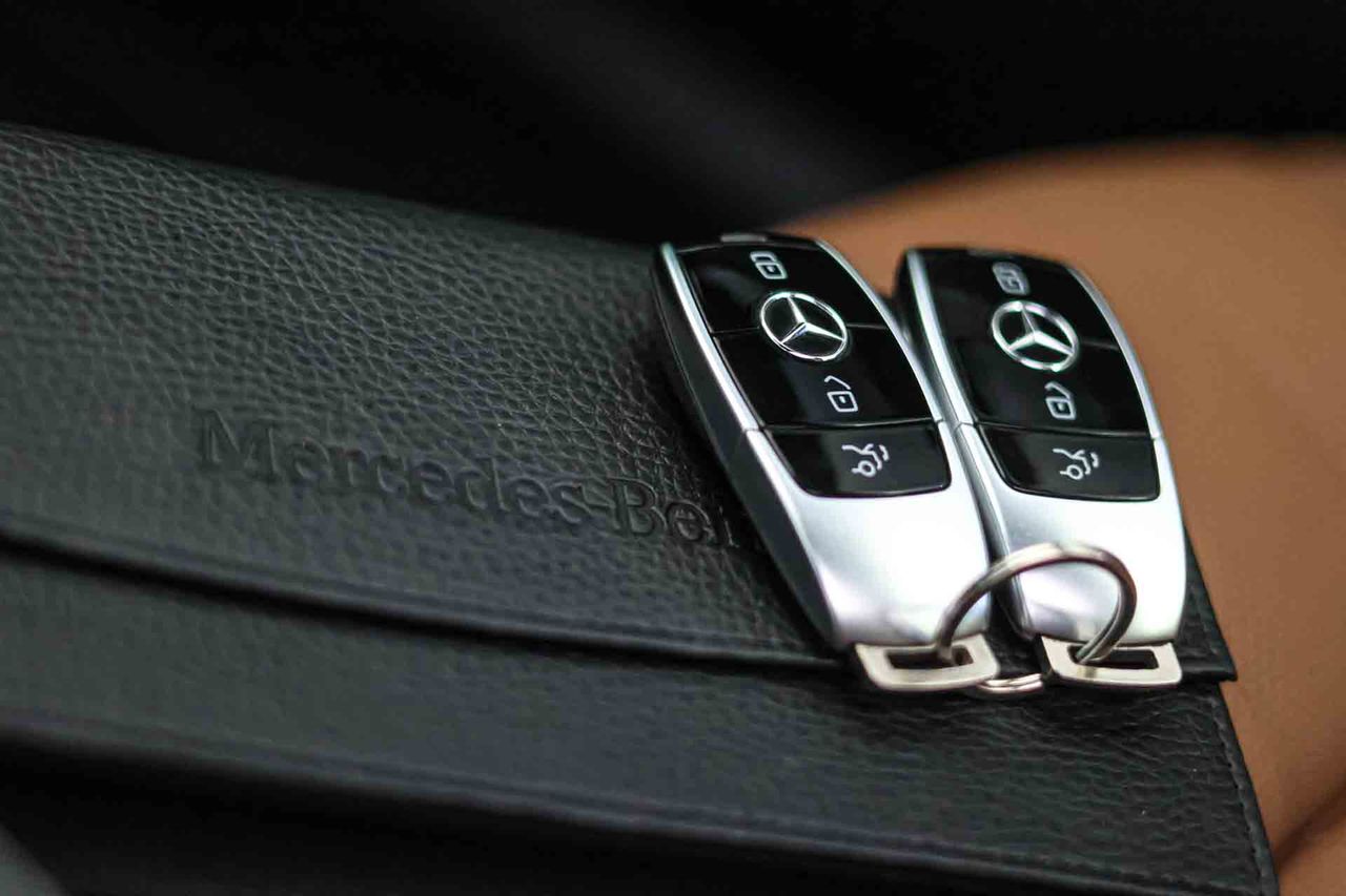 Mercedes Clase E E 220 d Coupé AMG Line **Techo solar** - Foto 72