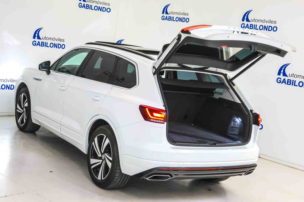 Volkswagen Touareg R-Line 3.0 TDI 170kW (231CV) Tip 4Motion **Techo panorámico** - Foto 20