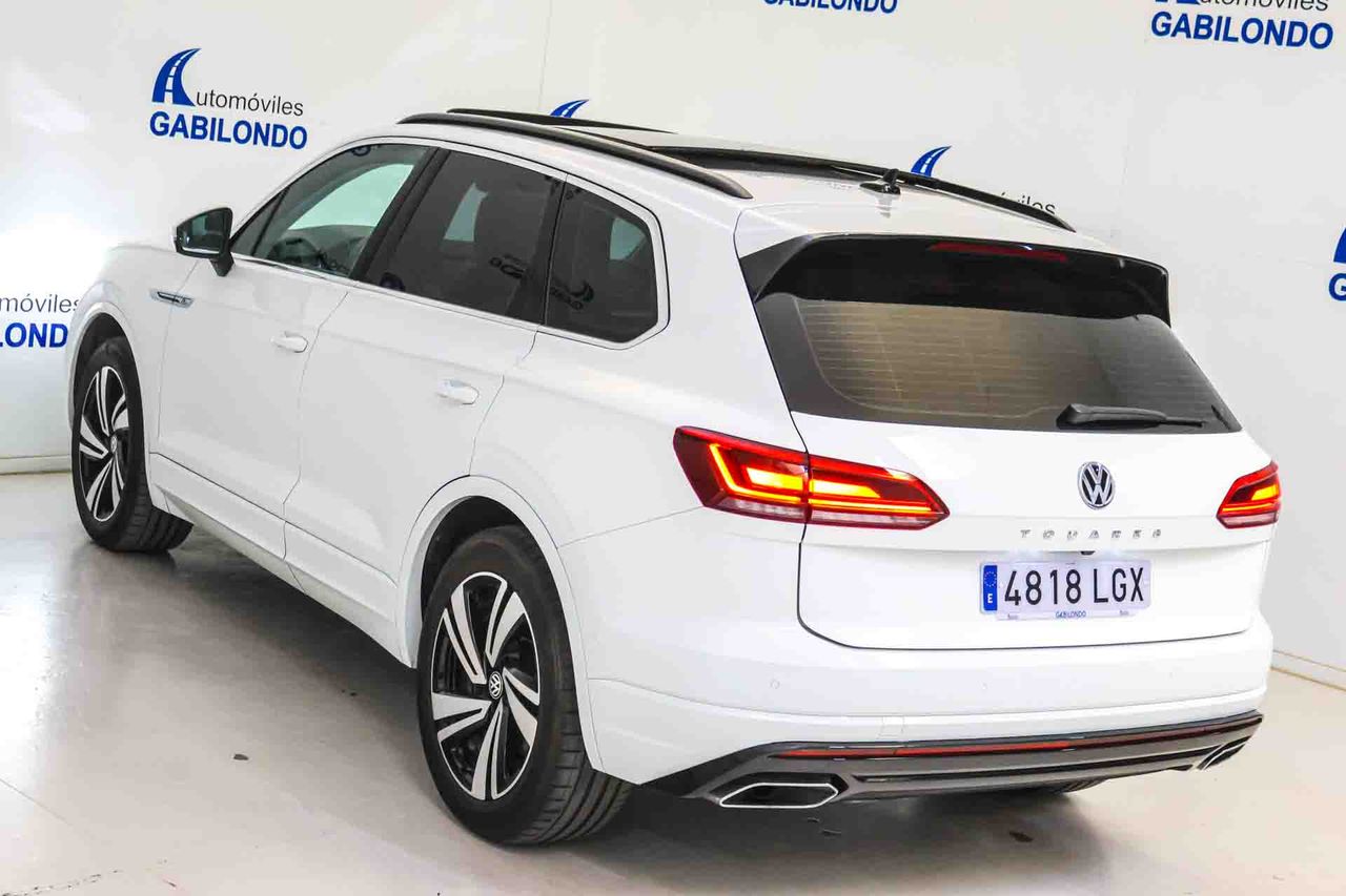Volkswagen Touareg R-Line 3.0 TDI 170kW (231CV) Tip 4Motion **Techo panorámico** - Foto 14