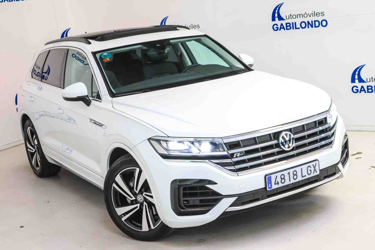 Volkswagen Touareg R-Line 3.0 TDI 170kW (231CV) Tip 4Motion **Techo panorámico** - Foto 13