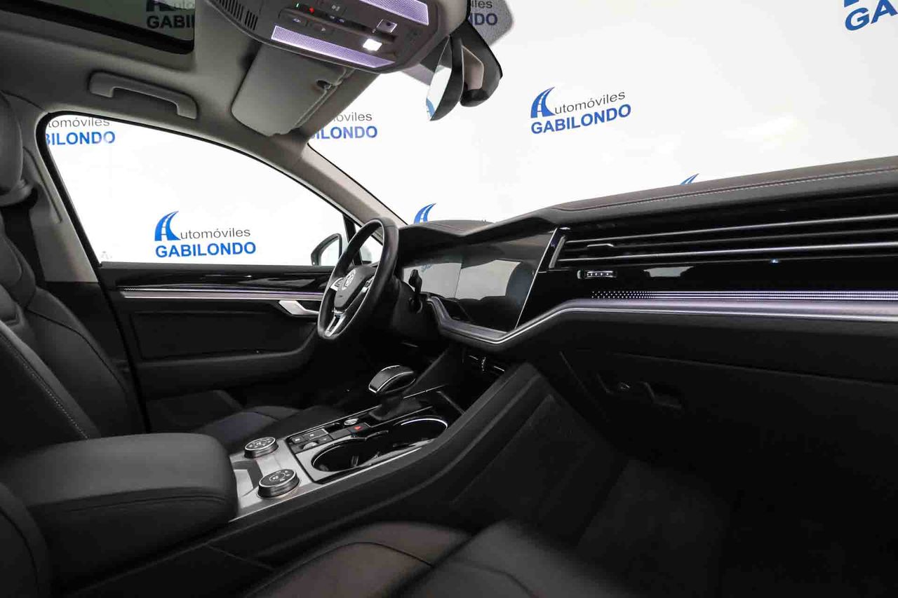 Volkswagen Touareg R-Line 3.0 TDI 170kW (231CV) Tip 4Motion **Techo panorámico** - Foto 49