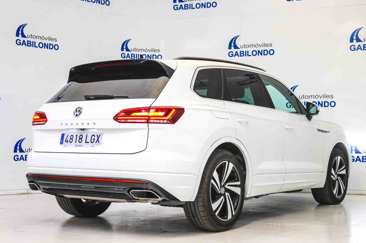 Volkswagen Touareg R-Line 3.0 TDI 170kW (231CV) Tip 4Motion **Techo panorámico** - Foto 11
