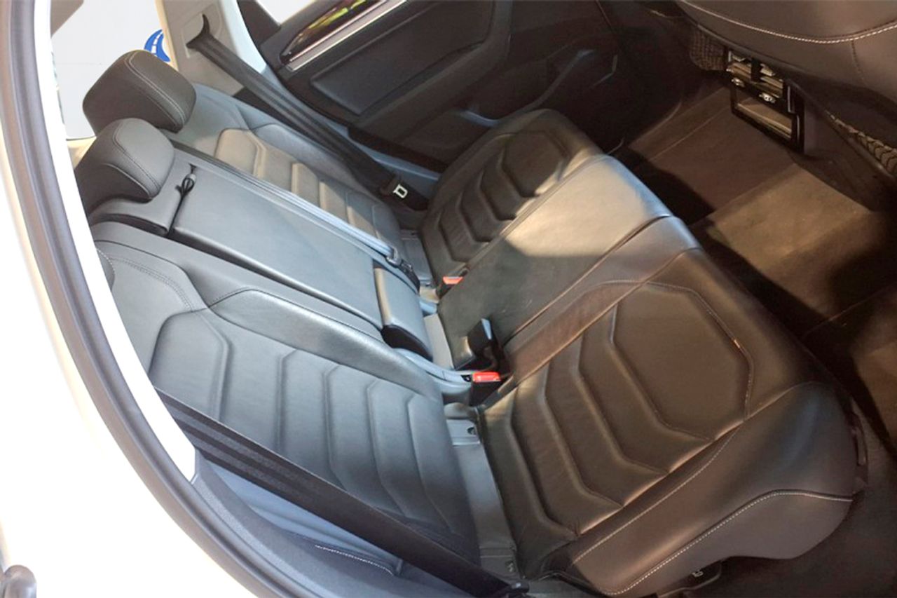 Volkswagen Touareg R-Line 3.0 TDI 170kW (231CV) Tip 4Motion **Techo panorámico** - Foto 8