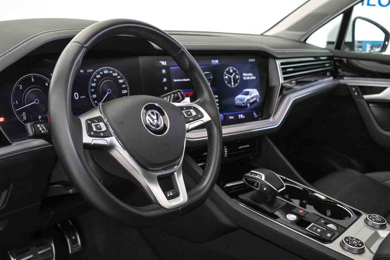Volkswagen Touareg R-Line 3.0 TDI 170kW (231CV) Tip 4Motion **Techo panorámico** - Foto 6