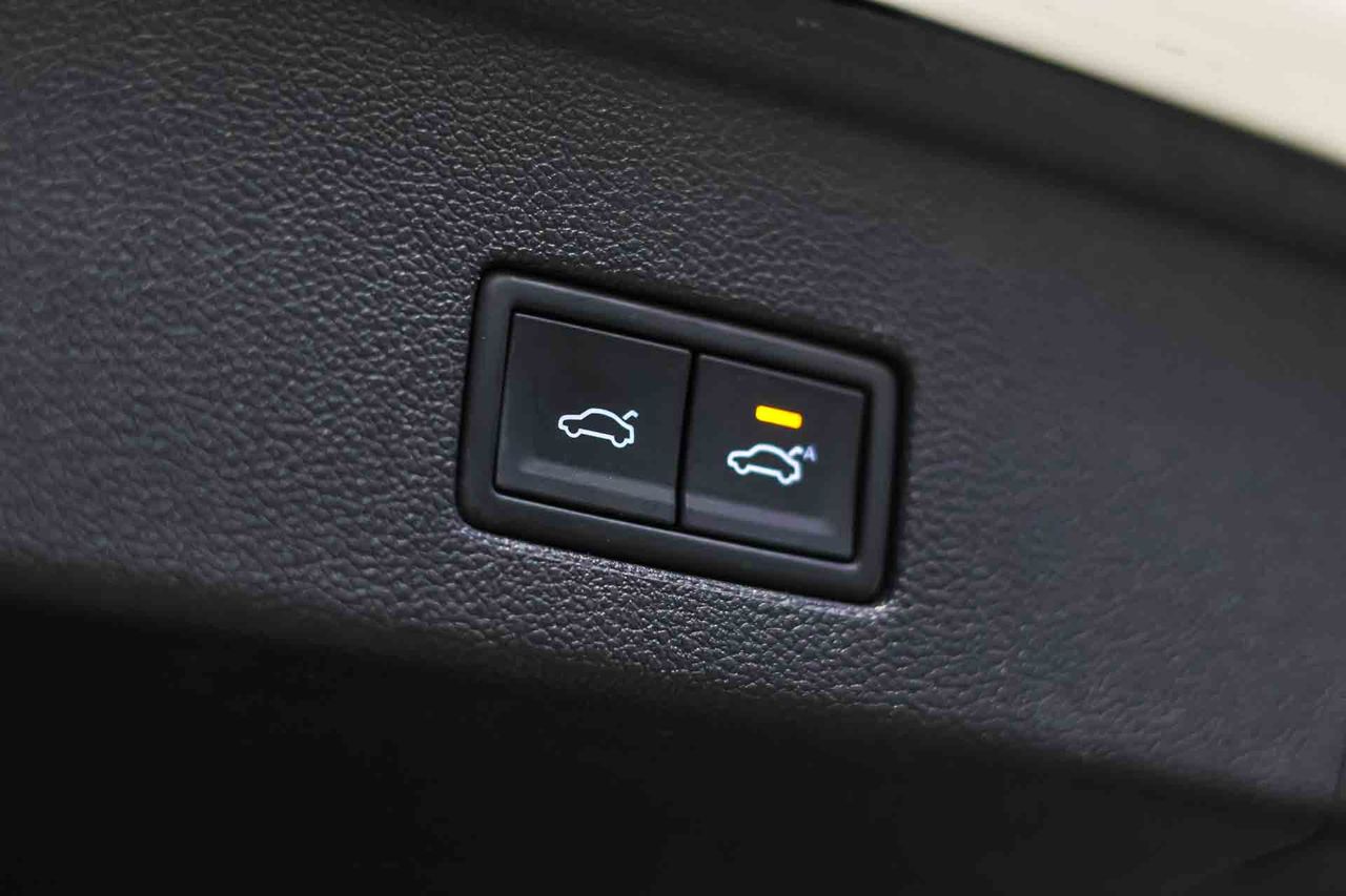 Volkswagen Touareg R-Line 3.0 TDI 170kW (231CV) Tip 4Motion **Techo panorámico** - Foto 54