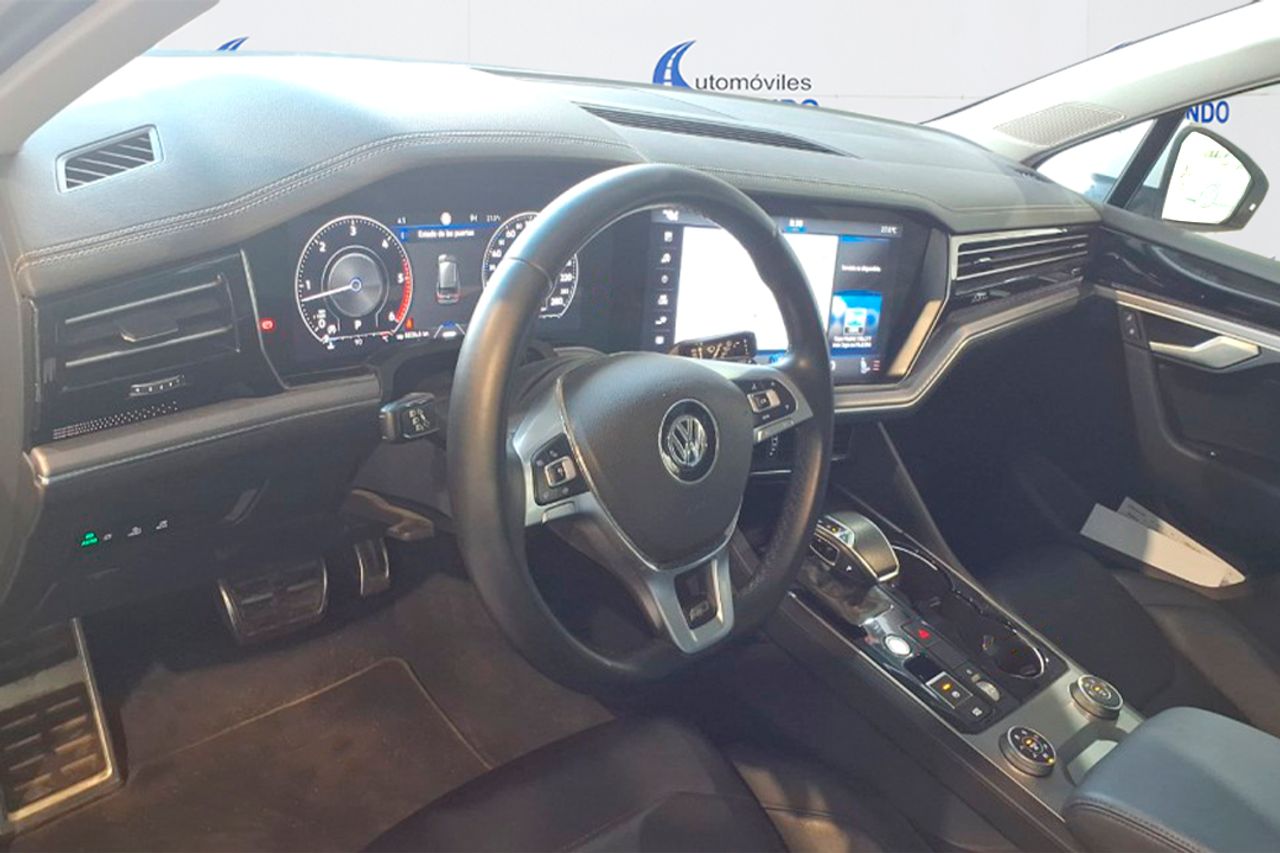 Volkswagen Touareg R-Line 3.0 TDI 170kW (231CV) Tip 4Motion **Techo panorámico** - Foto 4
