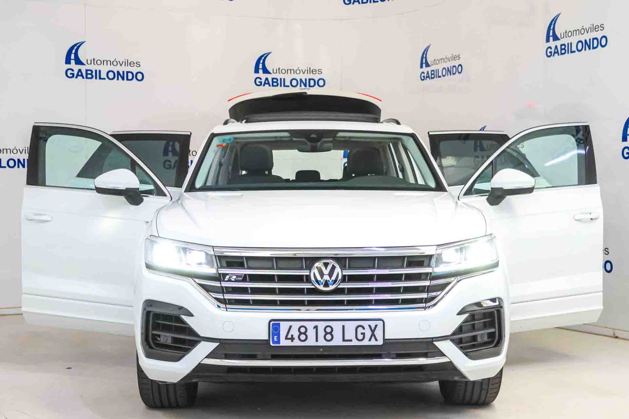 Volkswagen Touareg R-Line 3.0 TDI 170kW (231CV) Tip 4Motion **Techo panorámico** - Foto 23