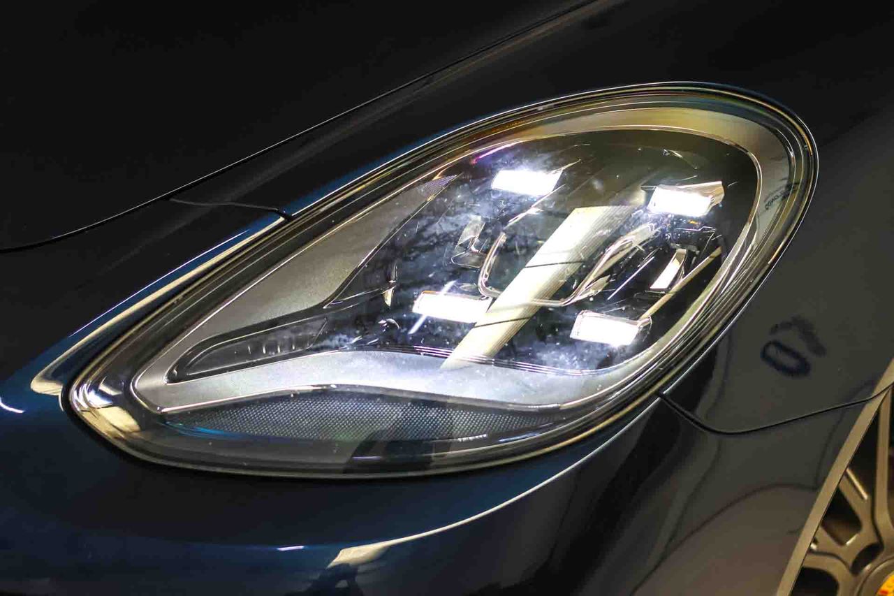 Porsche Panamera 4 E-Hybrid Platinum Edition **Techo panorámico** - Foto 18