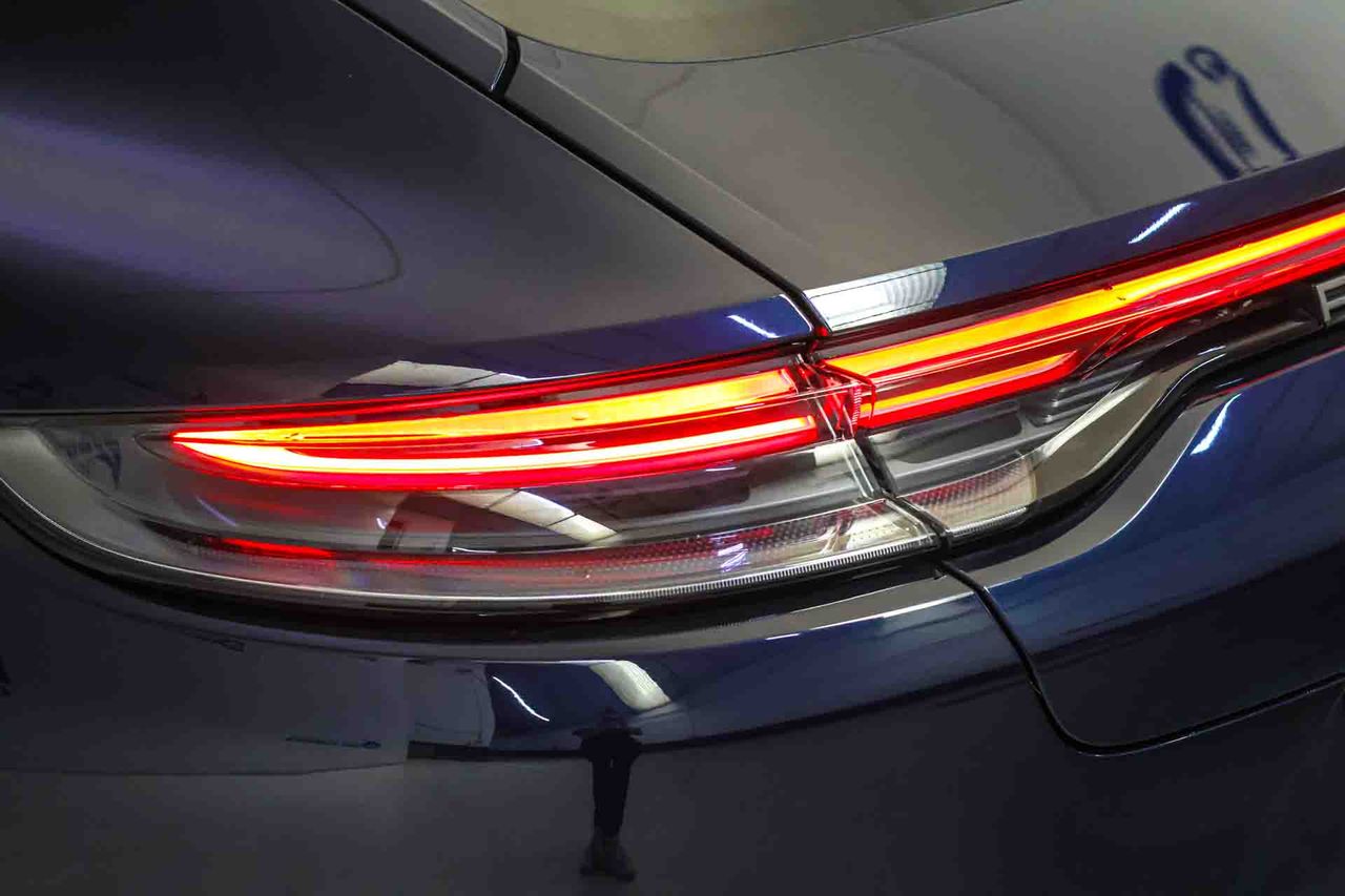 Porsche Panamera 4 E-Hybrid Platinum Edition **Techo panorámico** - Foto 19