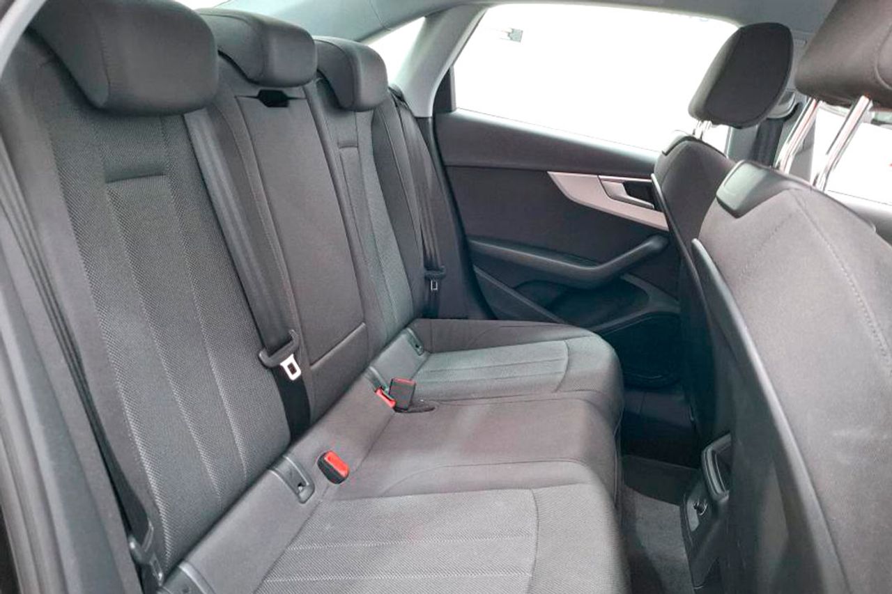 Audi A4 Advanced 35 TFSI 110kW (150CV) S tronic - Foto 6