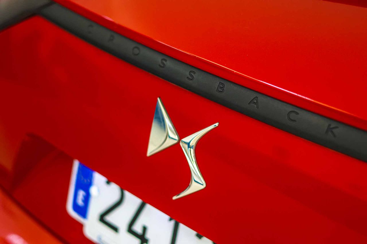 DS DS 7 Crossback BlueHDi DE 96kW (130CV) AT. PERF.LINE - Foto 23