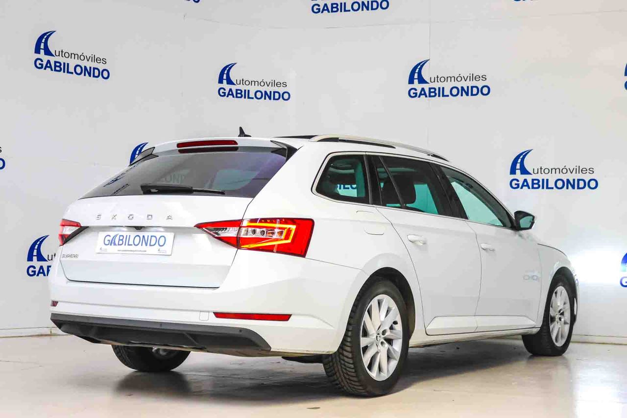 Skoda Superb Combi 2.0 TDI 110kW (150CV) DSG Ambition **Techo panorámico** - Foto 11