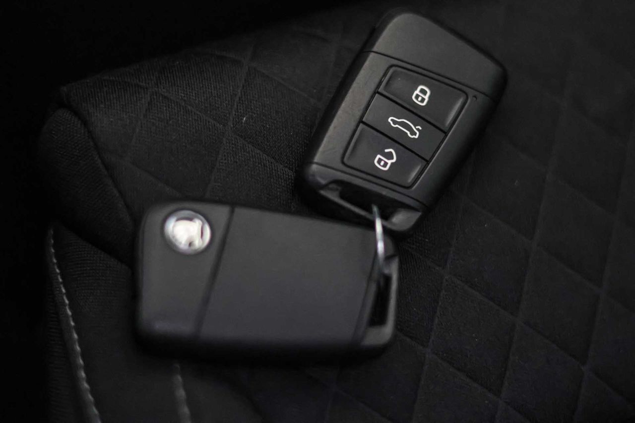 Skoda Superb Combi 2.0 TDI 110kW (150CV) DSG Ambition **Techo panorámico** - Foto 59