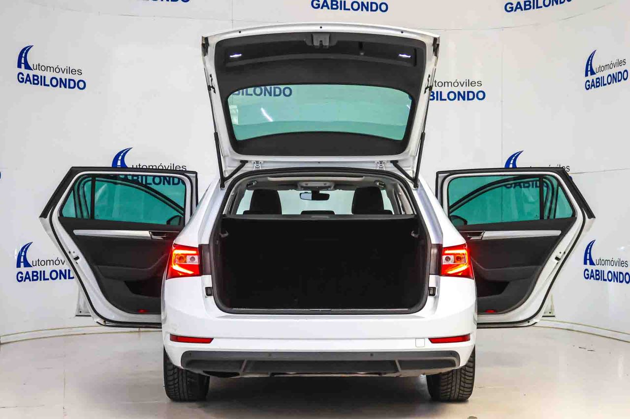 Skoda Superb Combi 2.0 TDI 110kW (150CV) DSG Ambition **Techo panorámico** - Foto 23