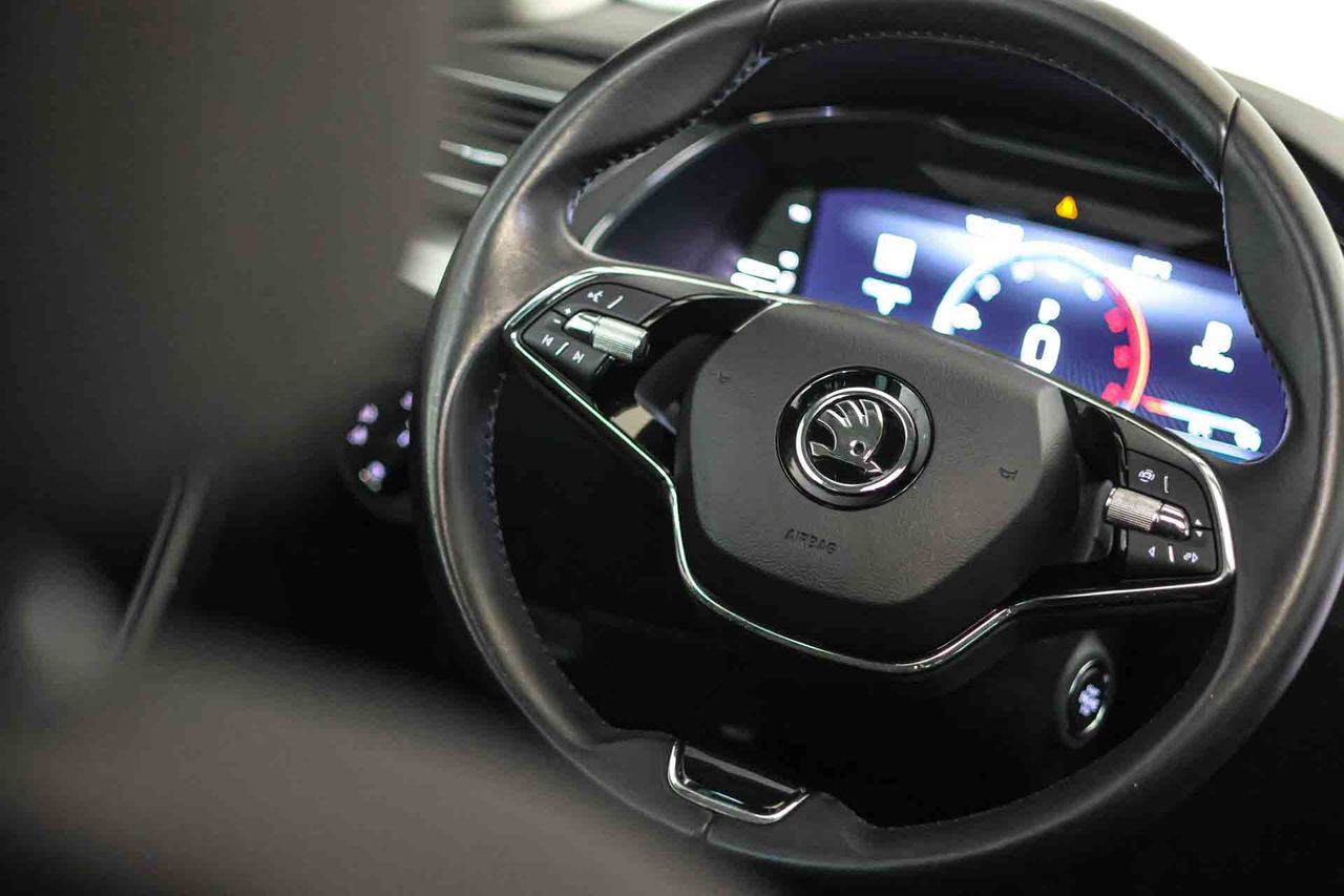 Skoda Superb Combi 2.0 TDI 110kW (150CV) DSG Ambition **Techo panorámico** - Foto 33