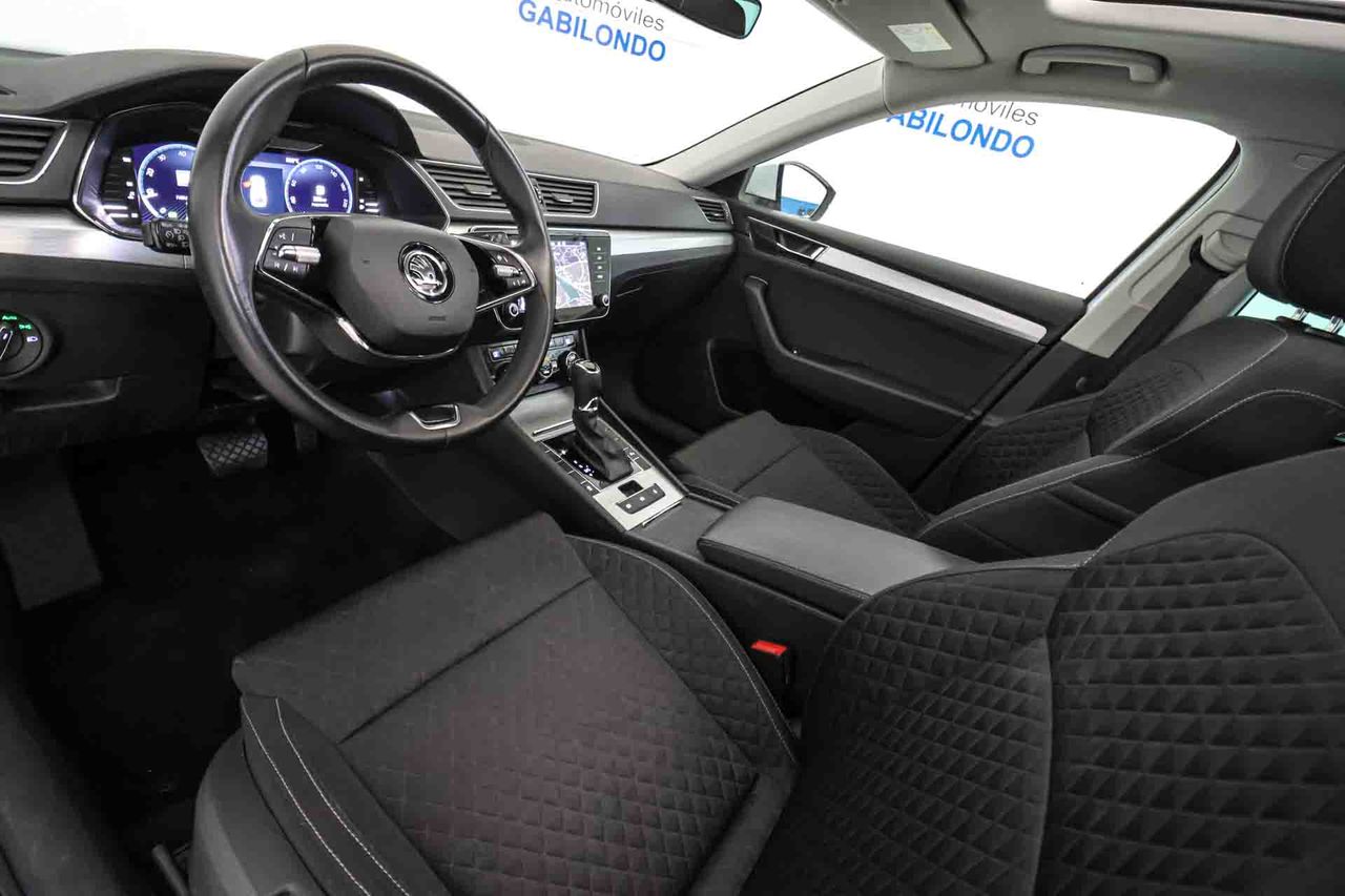 Skoda Superb Combi 2.0 TDI 110kW (150CV) DSG Ambition **Techo panorámico** - Foto 27