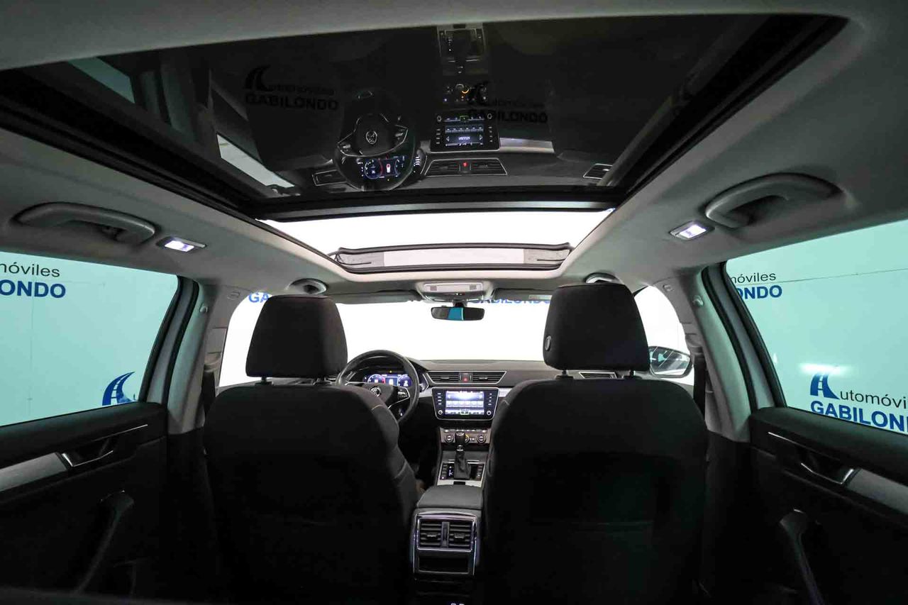 Skoda Superb Combi 2.0 TDI 110kW (150CV) DSG Ambition **Techo panorámico** - Foto 49