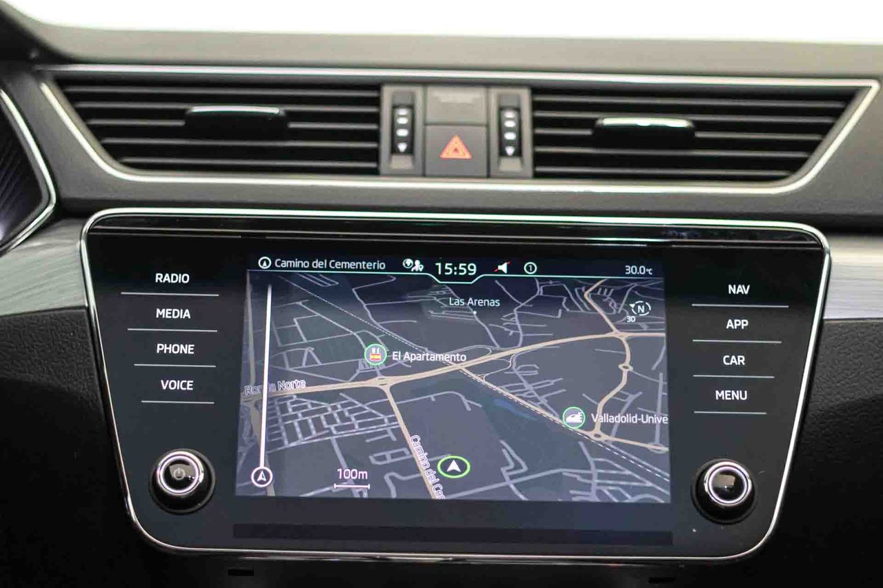 Skoda Superb Combi 2.0 TDI 110kW (150CV) DSG Ambition **Techo panorámico** - Foto 43