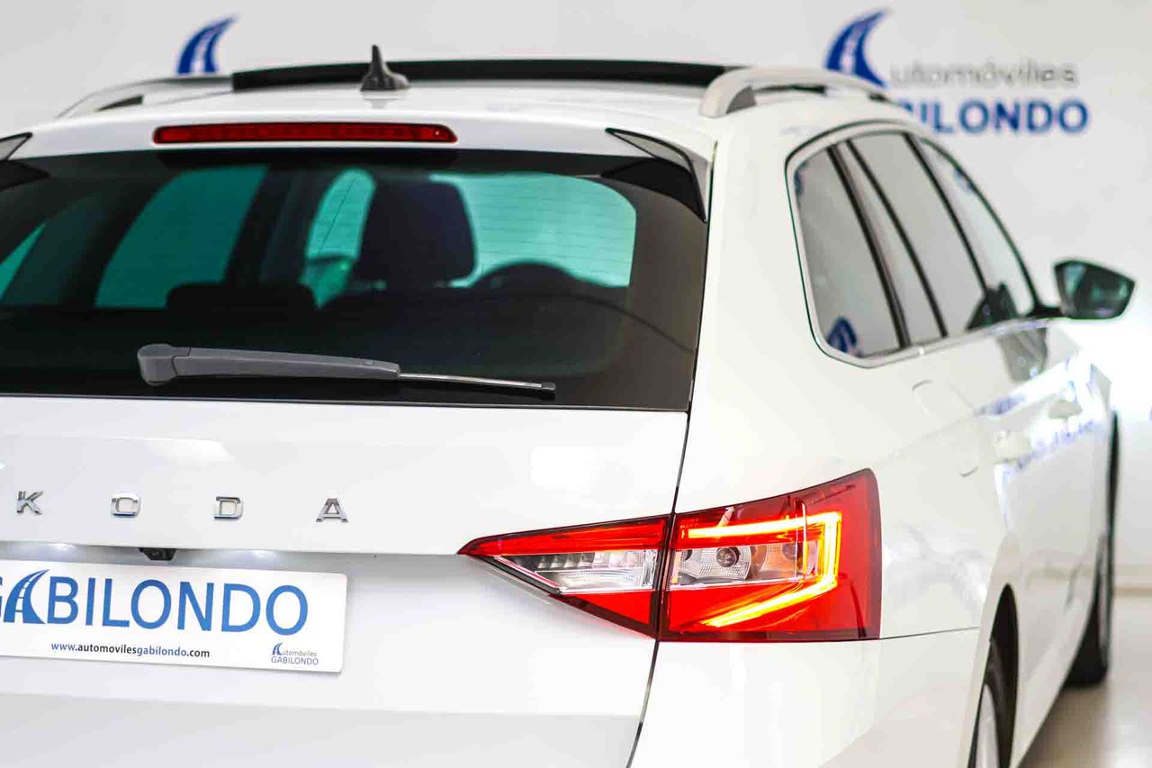 Skoda Superb Combi 2.0 TDI 110kW (150CV) DSG Ambition **Techo panorámico** - Foto 24