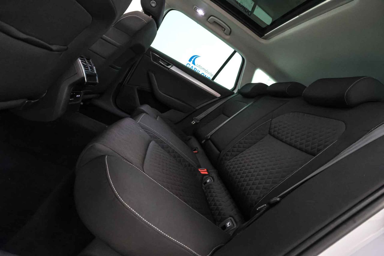 Skoda Superb Combi 2.0 TDI 110kW (150CV) DSG Ambition **Techo panorámico** - Foto 44