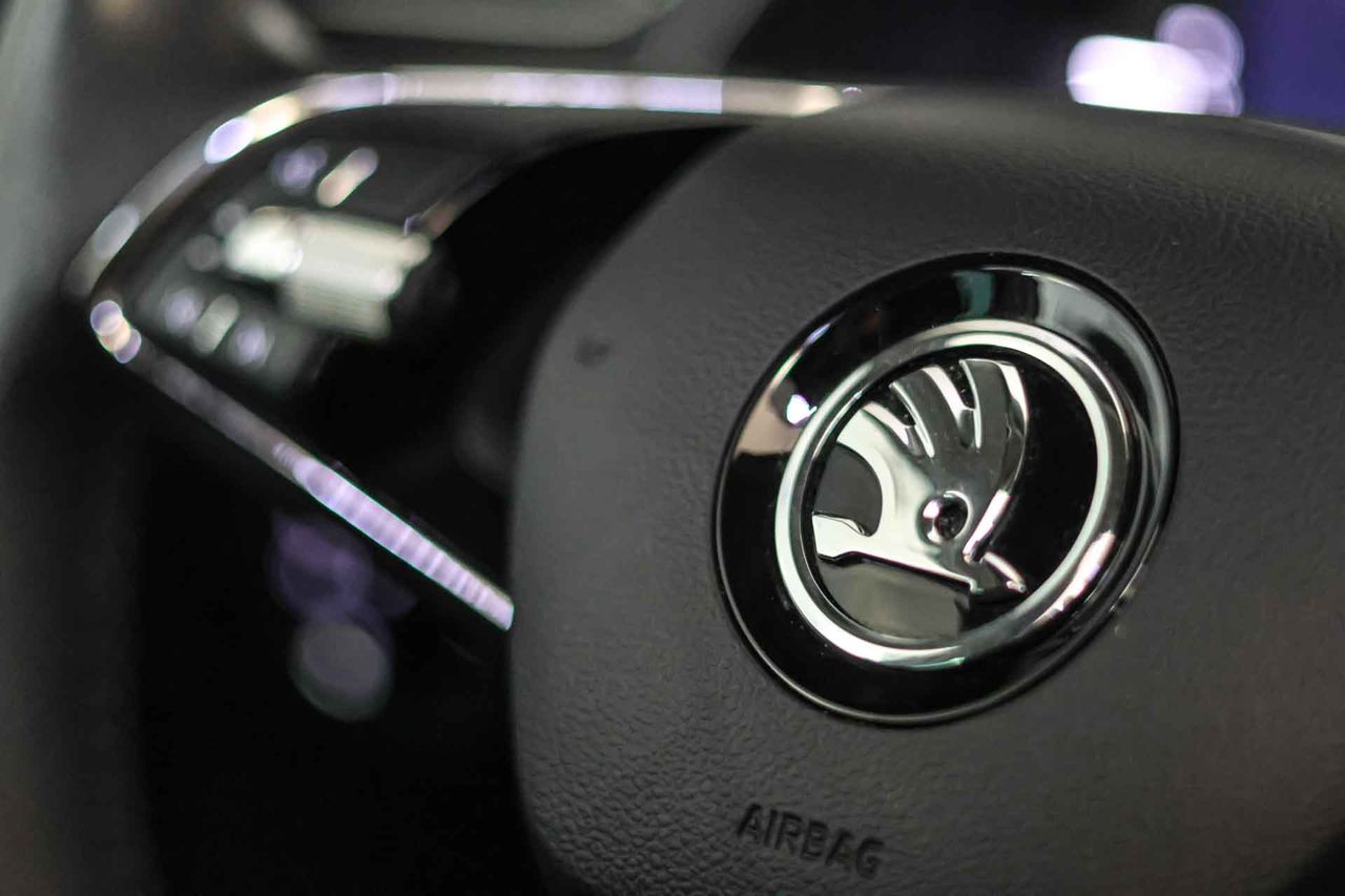 Skoda Superb Combi 2.0 TDI 110kW (150CV) DSG Ambition **Techo panorámico** - Foto 34