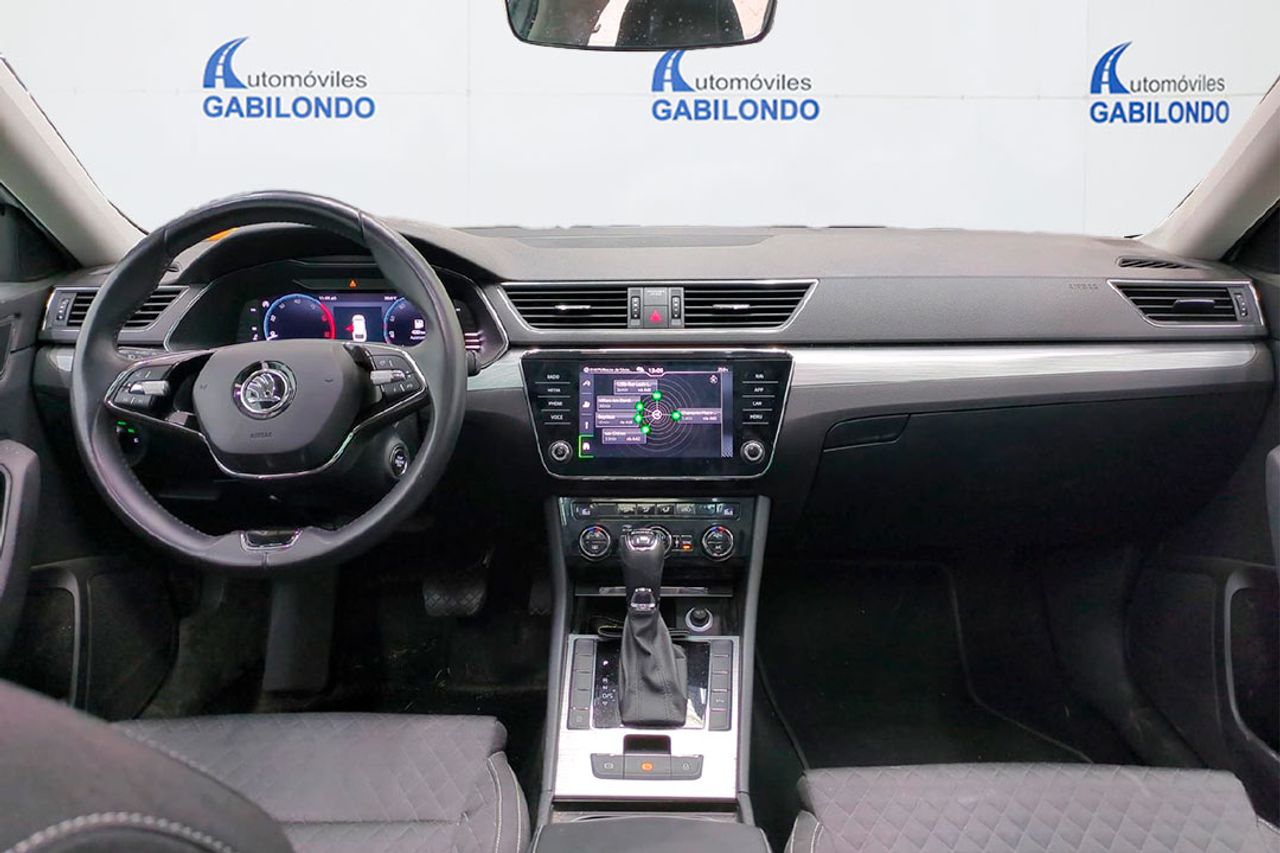Skoda Superb Combi 2.0 TDI 110kW (150CV) DSG Ambition **Techo panorámico** - Foto 3