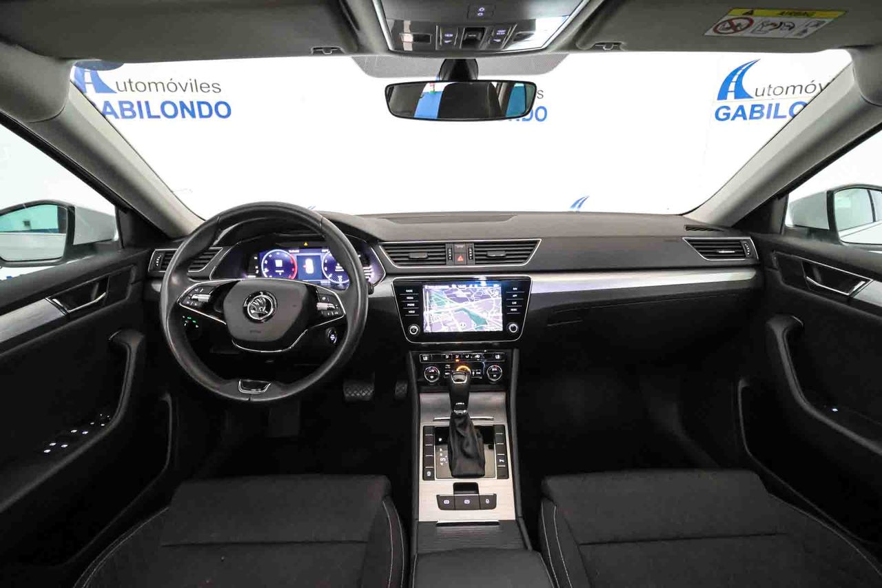 Skoda Superb Combi 2.0 TDI 110kW (150CV) DSG Ambition **Techo panorámico** - Foto 46