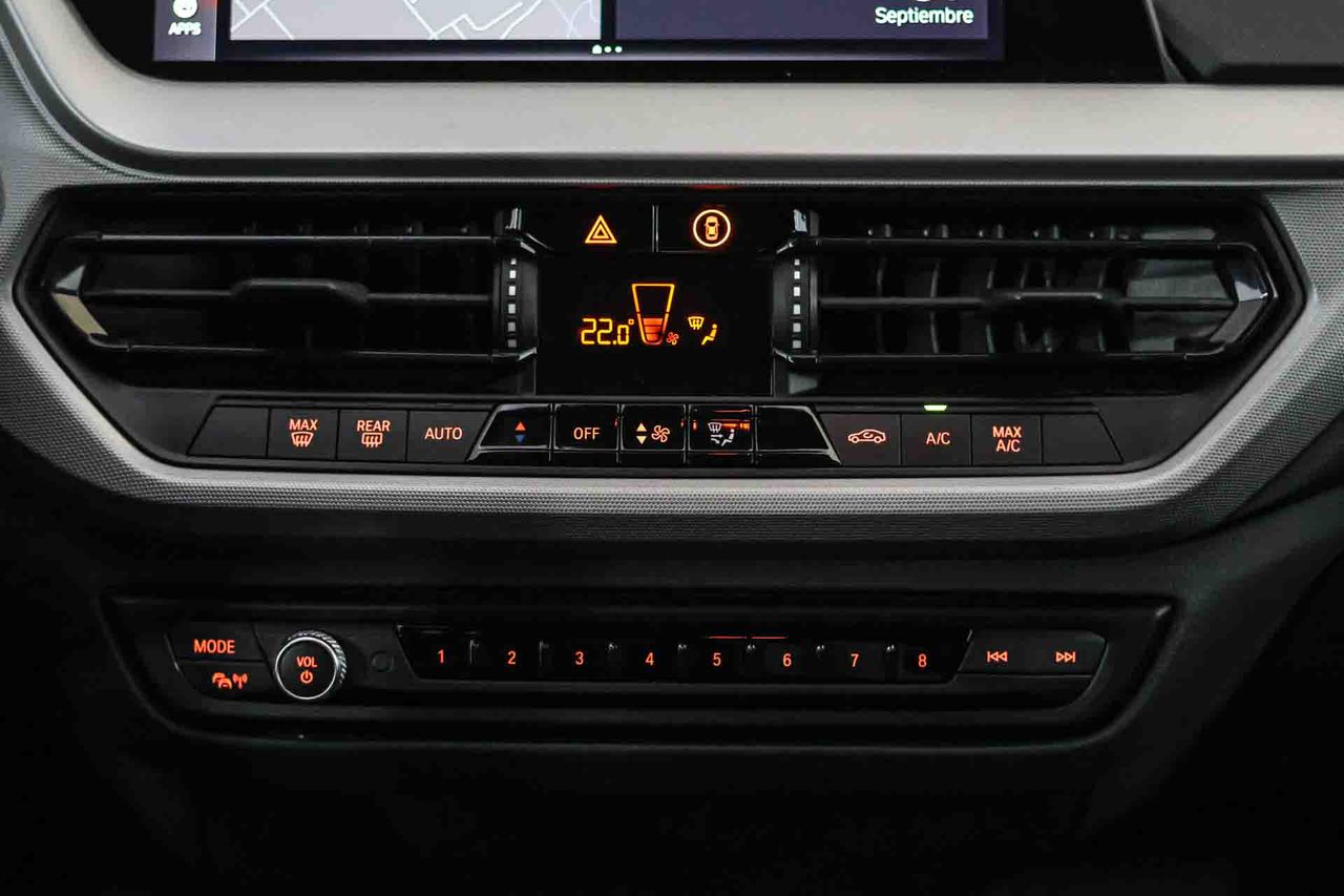 BMW Serie 1 118d Business Auto. - Foto 42