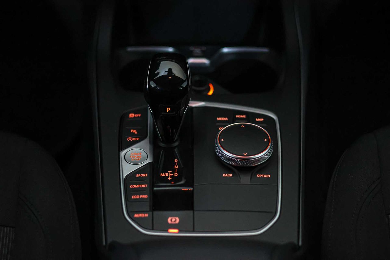 BMW Serie 1 118d Business Auto. - Foto 38