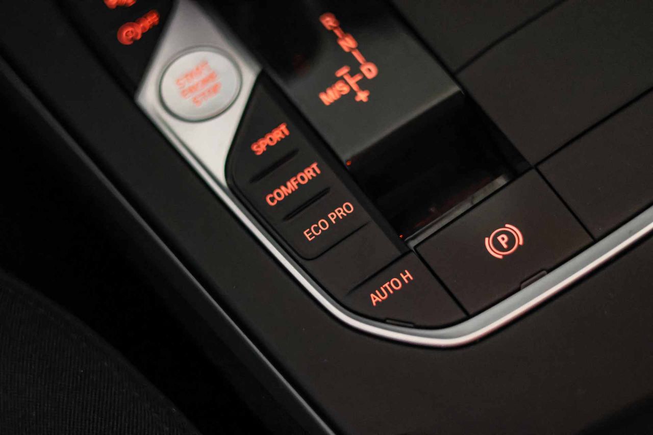 BMW Serie 1 118d Business Auto. - Foto 40