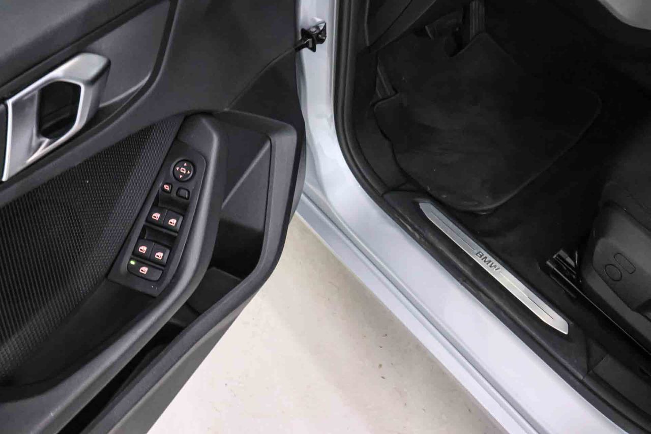 BMW Serie 1 118d Business Auto. - Foto 27