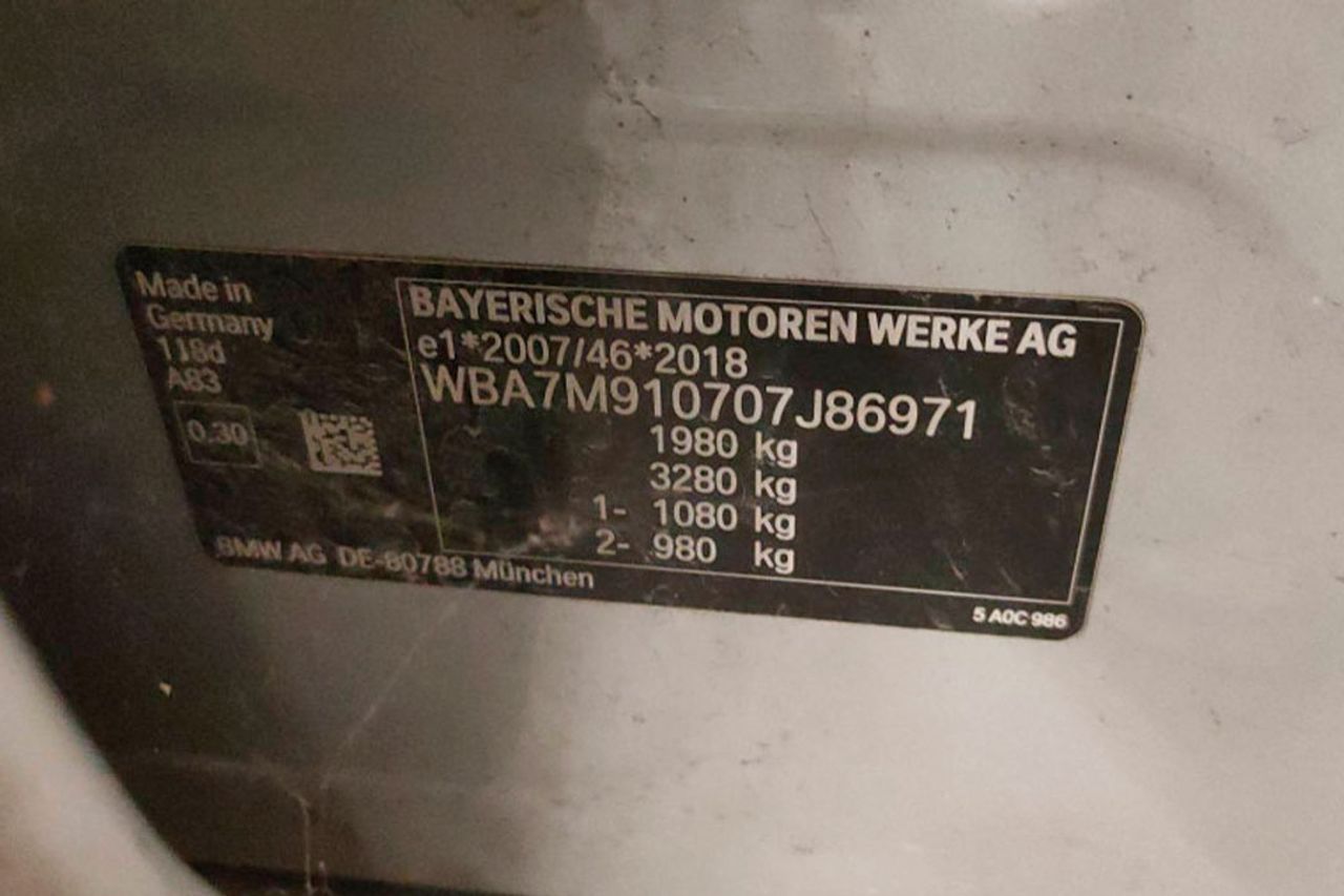 BMW Serie 1 118d Business Auto. - Foto 5