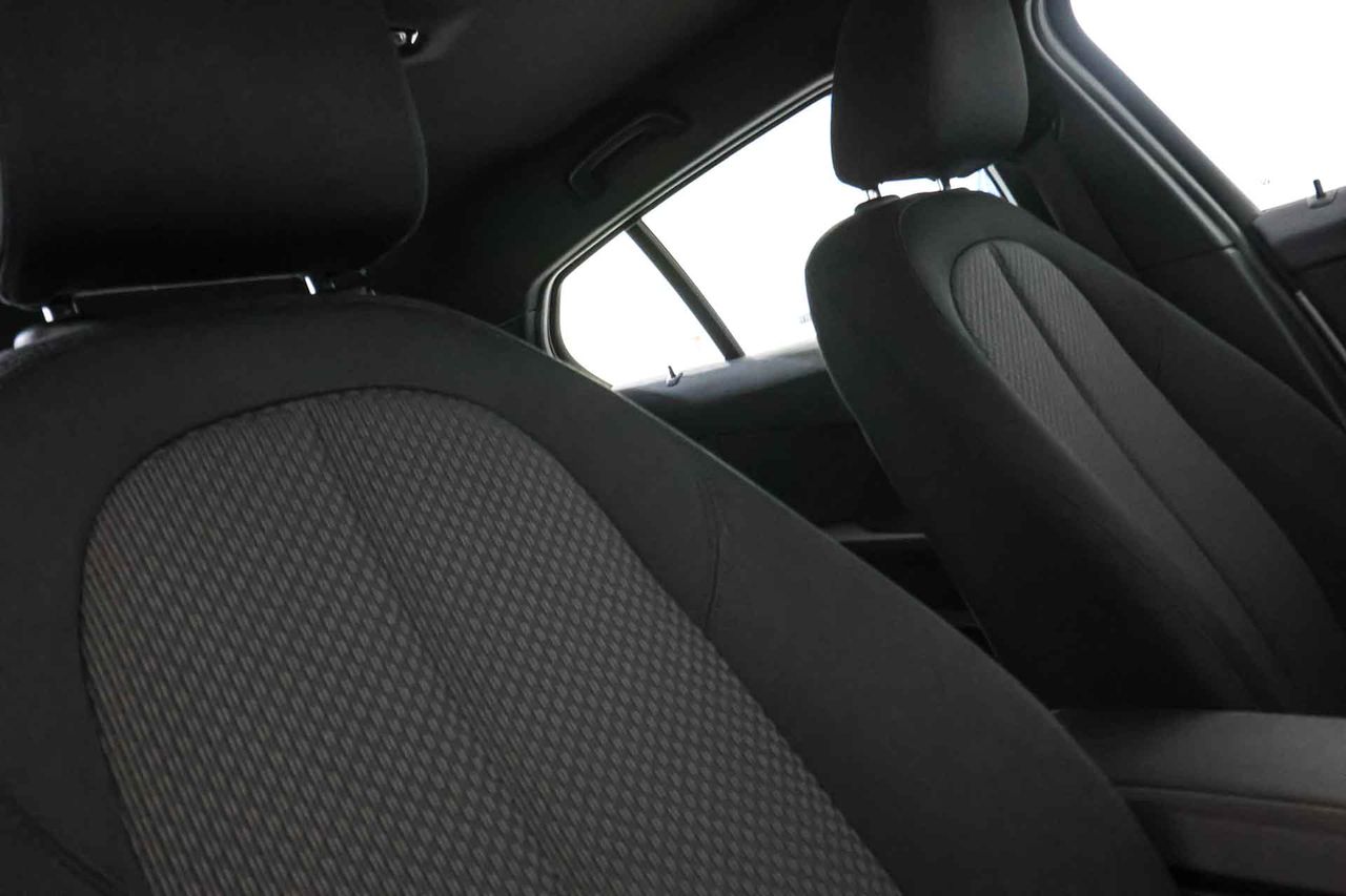 BMW Serie 1 118d Business Auto. - Foto 46