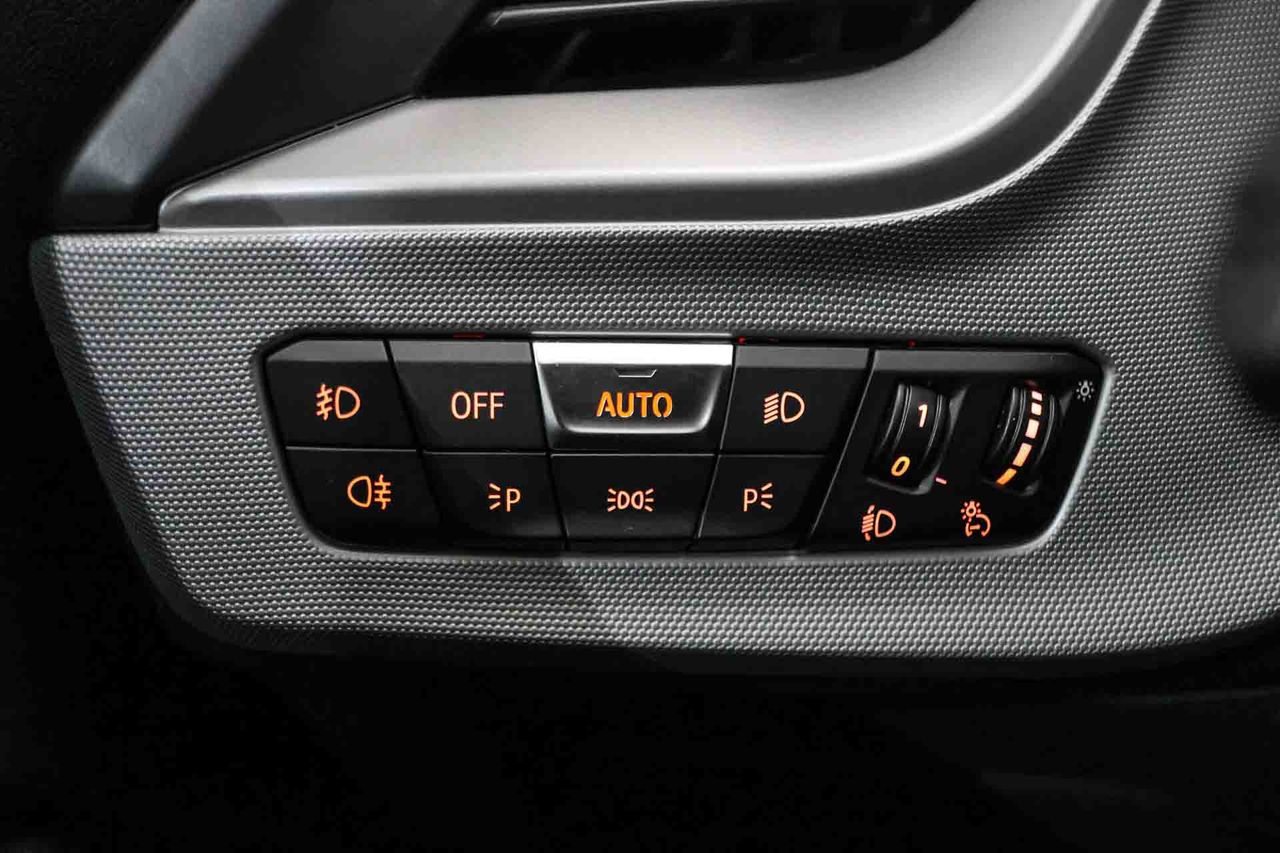 BMW Serie 1 118d Business Auto. - Foto 29