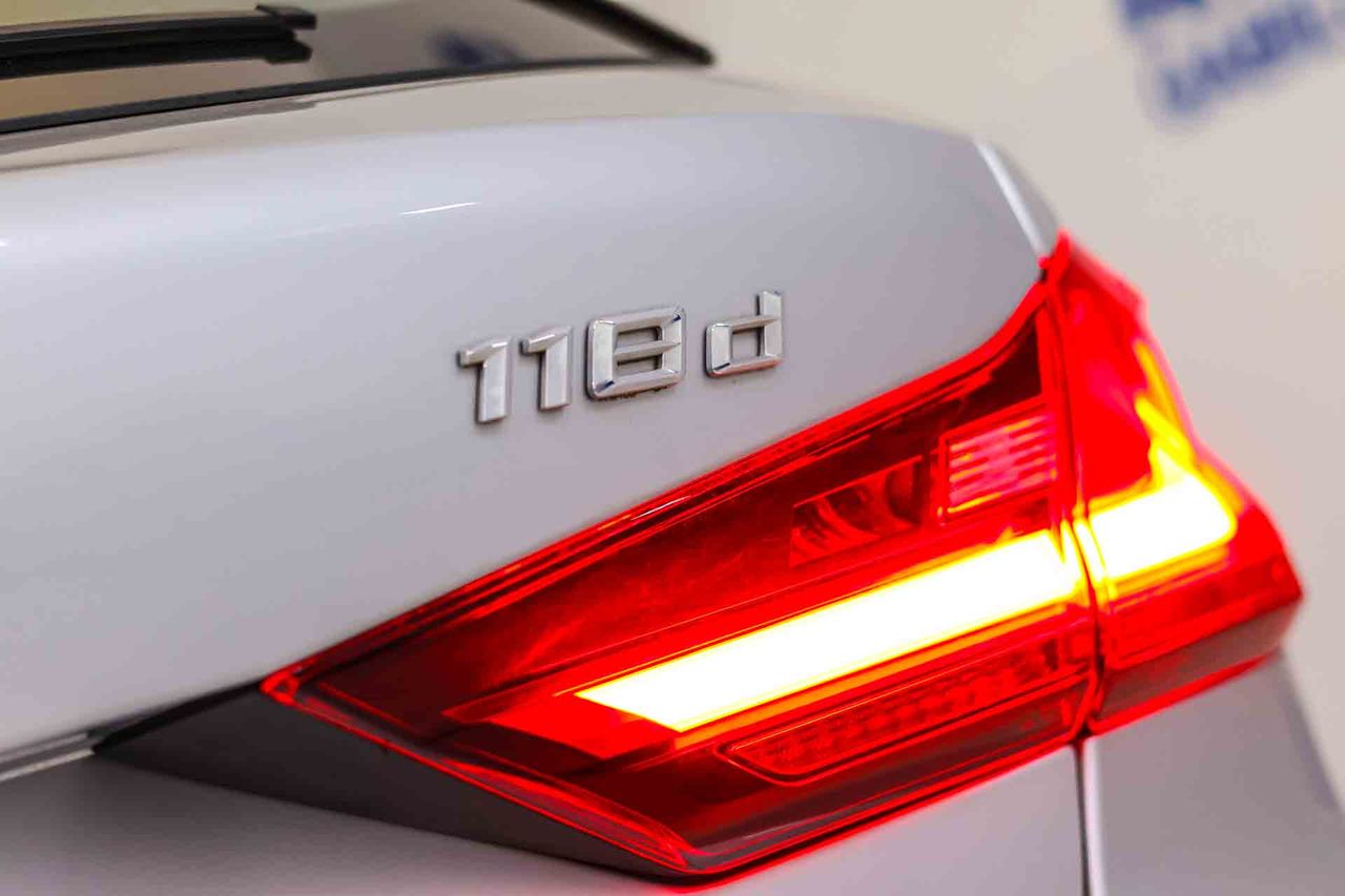 BMW Serie 1 118d Business Auto. - Foto 12