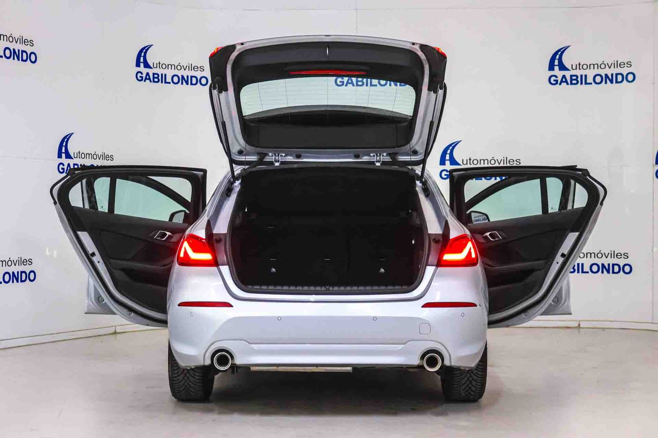 BMW Serie 1 118d Business Auto. - Foto 23