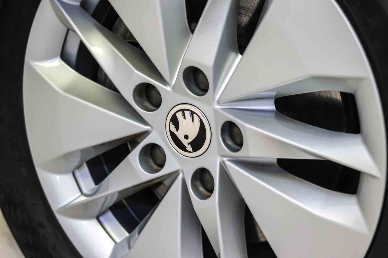 Skoda Octavia Combi 1.5 TSI 110kW DSG m-HEV Ambit - Foto 23