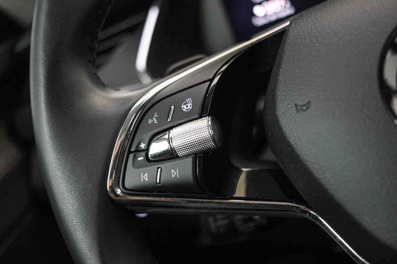 Skoda Octavia Combi 1.5 TSI 110kW DSG m-HEV Ambit - Foto 36