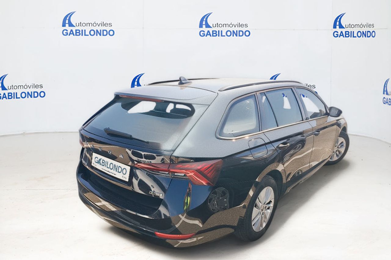 Skoda Octavia Combi 1.5 TSI 110kW DSG m-HEV Ambit - Foto 10