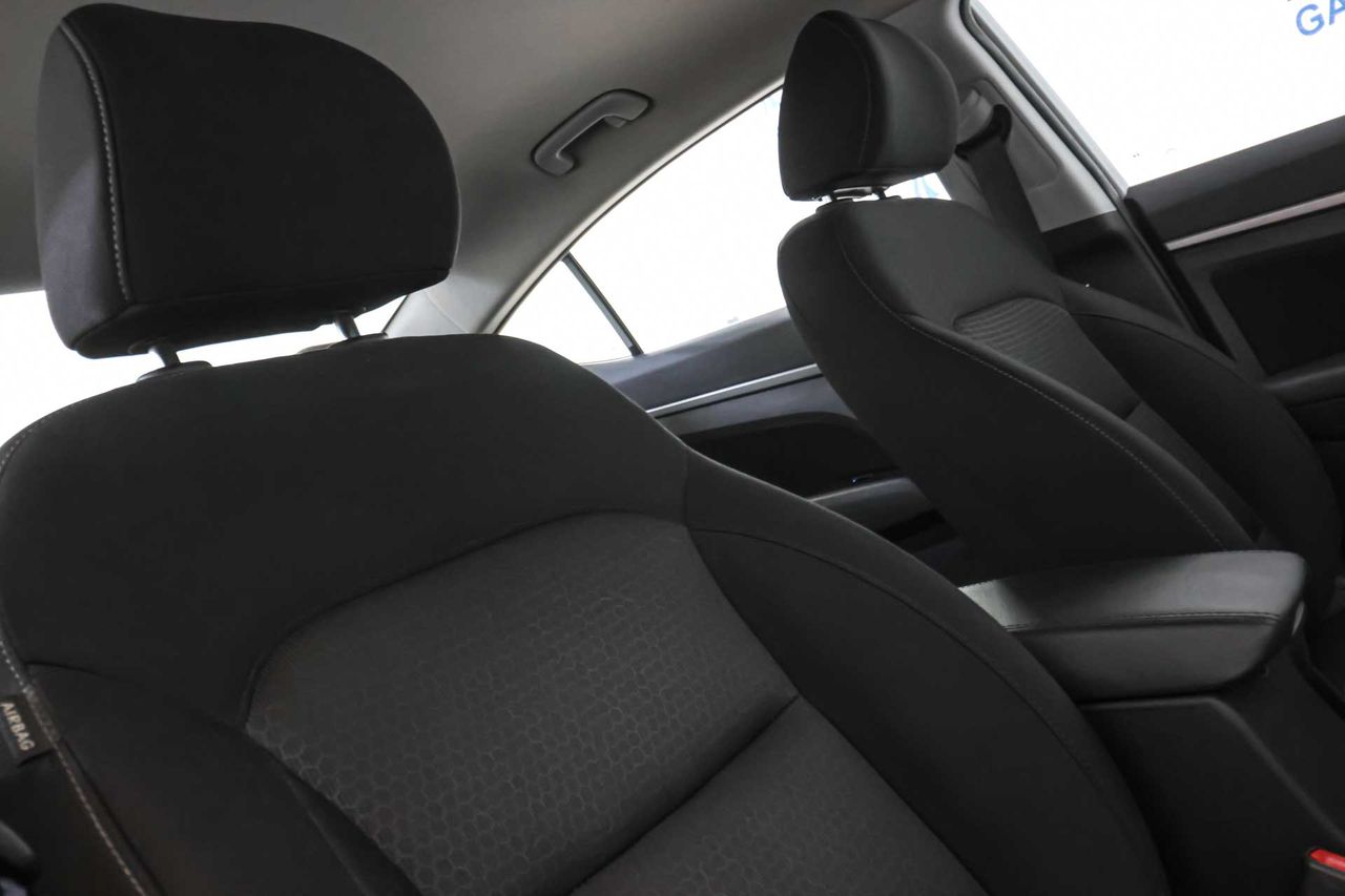 Hyundai Elantra 1.6 CRDi Tecno - Foto 46