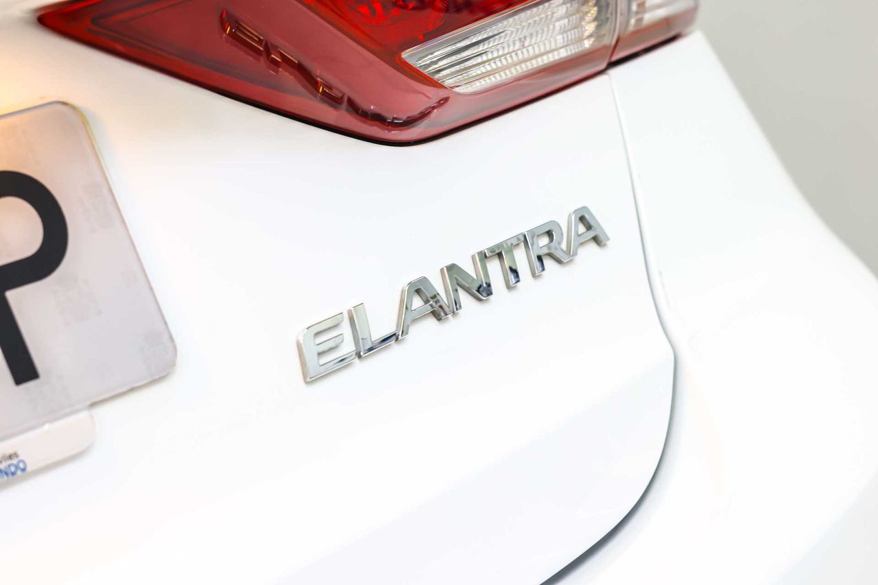 Hyundai Elantra 1.6 CRDi Tecno - Foto 12