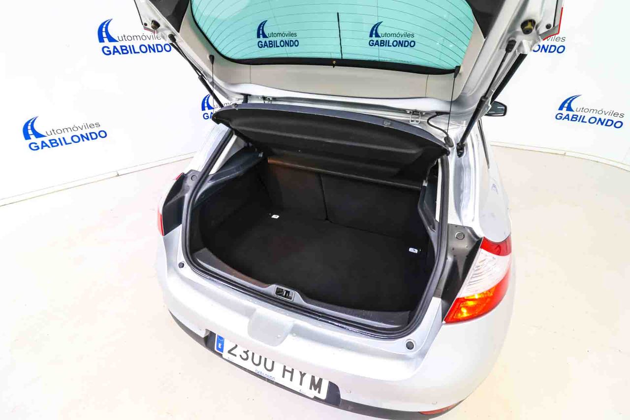 Renault Megane Limited Energy TCe 115 S&S eco2 - Foto 48
