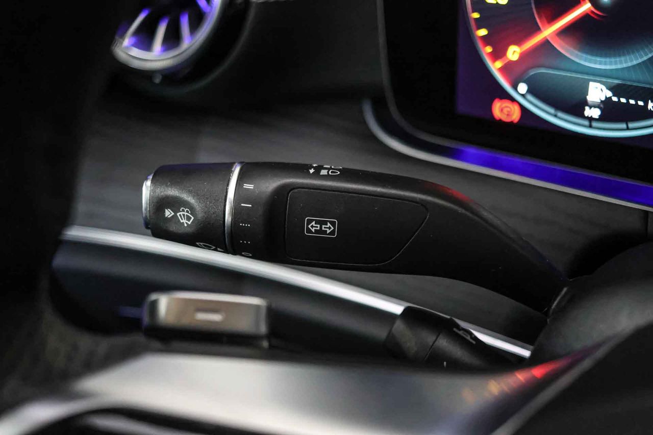 Mercedes Clase E Coupé E 350 **Modelo E 300 AMG Line** - Foto 42