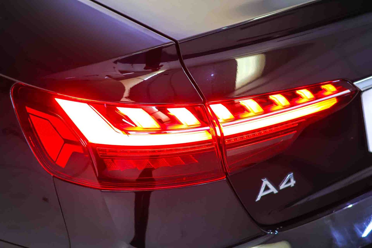 Audi A4 Advanced 35 TFSI 110kW (150CV) S tronic - Foto 17