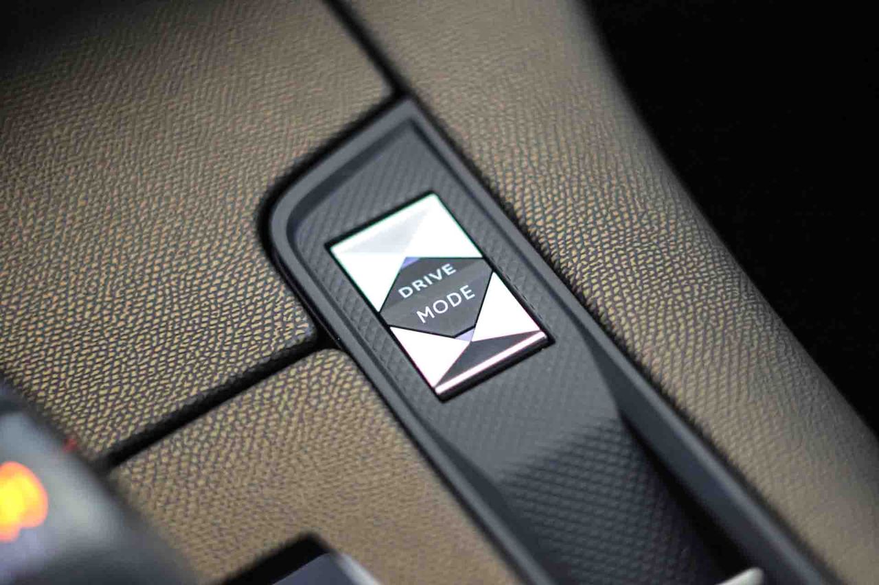DS DS 7 Crossback 1.6 E-Tense 225 GRAND CHIC Auto - Foto 52