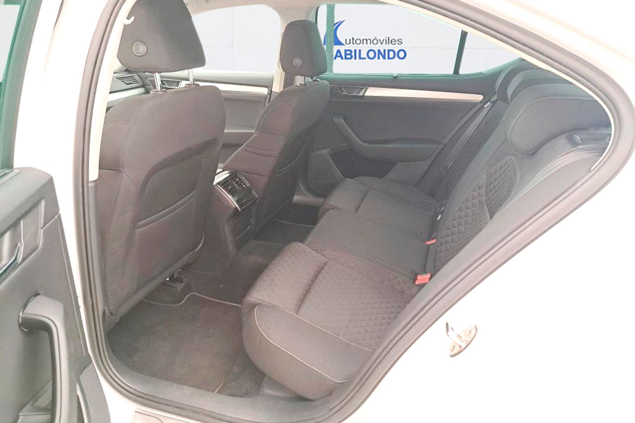 Skoda Superb Ambition 1.4 TSI iV P-HEV DSG - Foto 8